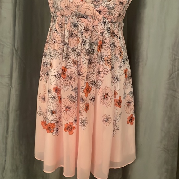 Floral fit & flare dress size 4. Pink, coral & black colors. - Picture 3 of 9